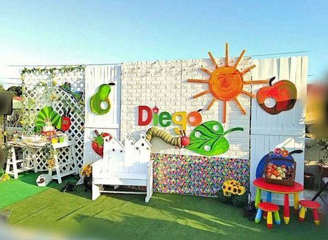 Very Hungry Caterpillar Birthday Party Backdrop, The Very Hungry Caterpillar Balloon Arch, Very Hungry Caterpillar Birthday Party Decorations, Caterpillar Birthday Party Ideas, Hungry Caterpillar Backdrop, The Hungry Caterpillar Party, Eric Carle Birthday Party, Birthday Board Ideas, Eric Carle Party