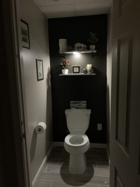 Black Wall Half Bathroom, Toilet Room Decor Modern, Mini Bathroom Remodel, Bathroom Decor Toilet Room, Bathtub Toilet Design, Black Toilet Room Ideas, Small Toilet Room Black, Small Restroom Color Ideas, Man Cave Bathroom Ideas Half Baths