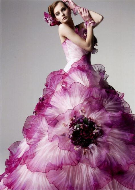 Yumi Katsura, Flower Lady, Look Rose, Dress With Flowers, 파티 드레스, Kampot, Pastel Decor, فستان سهرة, Floral Fashion