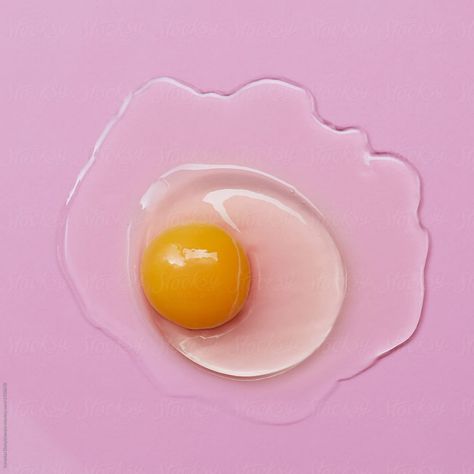 Tilted Uterus, Cosmic Egg, Fresh Egg, Food Art Photography, Huevos Fritos, In Vitro Fertilization, Egg Art, Fresh Eggs, Hard Boiled