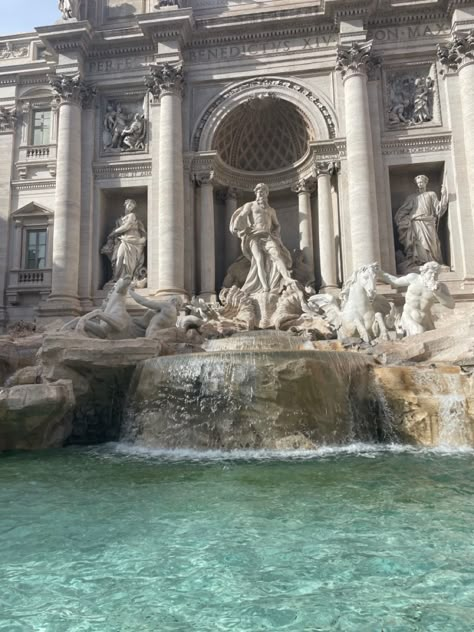 Water Castle Aesthetic, Water God Aesthetic, Driftmark Aesthetic, Angelcore Vibes, Fontaine Aesthetic, Greek Fountain, Fountain Trevi, Aesthetic Fountain, Fountain Aesthetic