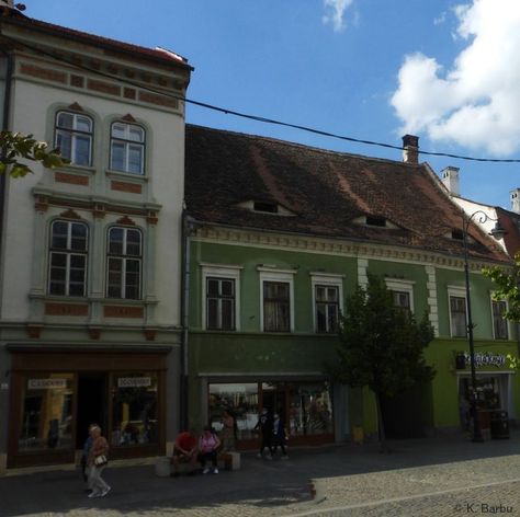 City Eye house in the center of Sibiu, a town in Transylvania Romanian House, Apartments Exterior, Apartment Exterior, Carpathian Mountains, Save File, Small Windows, Small Houses, Row House, The South