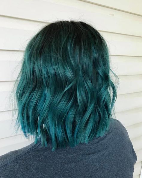 Greenish Blue Hair Color, Dark Aqua Hair, Dark Teal Hair Color, Smoky Teal Hair, Teal Blue Hair Color, Short Turquoise Hair, Turquoise And Green Hair, Blue Turquoise Hair, Teal Money Piece Hair