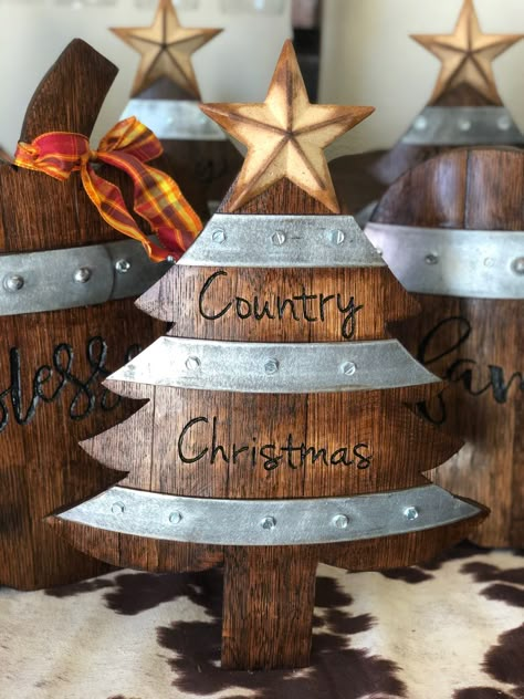 Barrel Stave Christmas Tree, Wine Stave Projects, Bourbon Barrel Stave Projects, Barrel Stave Ideas, Bourbon Barrel Decor, Stave Projects, Barrel Crafts, Wine Barrel Art, Wine Barrel Crafts