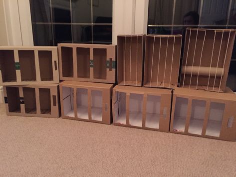 Cages for a pet shop made from Shoe boxes and A4 paper boxes Pet Shop Dramatic Play Preschool, Pet Shop Classroom Theme, Pet Study Creative Curriculum, Pet Store Dramatic Play, Pet Shop Dramatic Play, Eyfs Role Play, Preschool Pets, Pet Study, Pet Activities