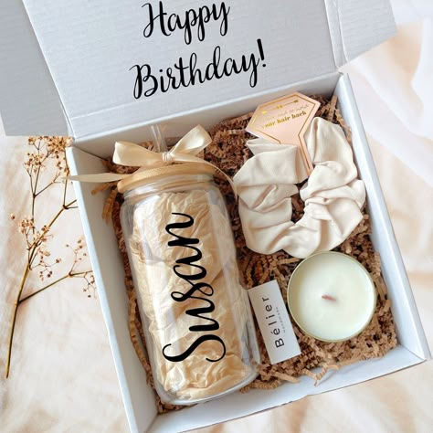 Birthday Gift Box, Personalized Tumbler Gift Unique Custom Gift Ideas, Small Gift Box Ideas, Mama Tumbler, Diy Gift Set, Gift Box Ideas, Teachers Day Gifts, Sweet Box, First Time Mom, Mama Gifts