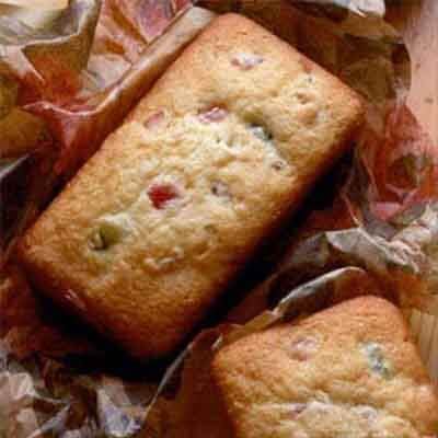 Fruited Pound Cake from Land O'Lakes Fruit Pound Cake, Mini Pound Cakes, Buttery Pound Cake, Cake Land, Holiday Gift Wrapping, Cake Mug, Nice Recipes, Fruitcake Recipes, Christmas Place