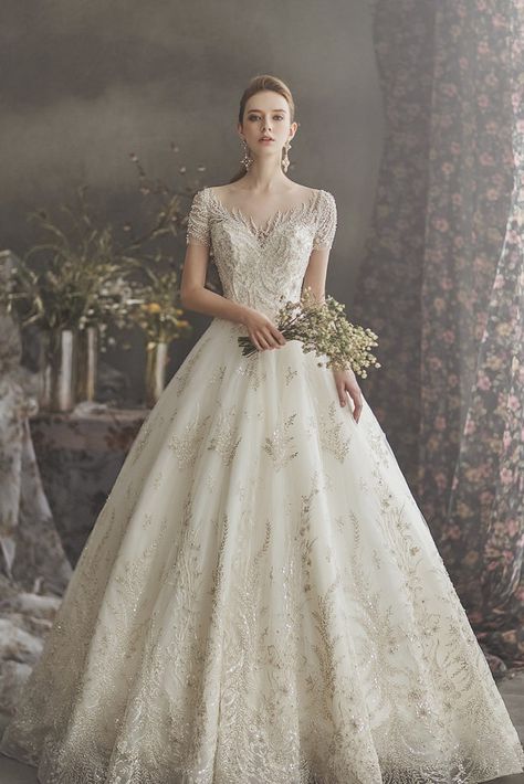 15 Whimsical Glam Wedding Dresses Featuring Romantic Detailing - Praise Wedding Glam Wedding Dresses, Whimsical Romantic Wedding, Simple Elegant Wedding Dress, Glam Wedding Dress, Whimsical Romantic, Wedding Dresses Whimsical, Romantic Wedding Dresses, Celebrity Wedding Dresses, Destination Wedding Dress