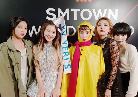 SMTOWN WONDERLAND 2018 Red Velvet on Halloween Joy, Yeri, Irene, Seulgi, Wendy (Yeri is a Hershey Kiss AWEEE) (JOY might be going as a character from “The Wailing” (a Korean film). I don’t know exactly 😂) Red Velvet Smtown, Kpop Halloween, Sm Town, Kim Yerim, Fantasias Halloween, Red Velvet Irene, Girl Cakes, Kpop Girl Groups, Shinee