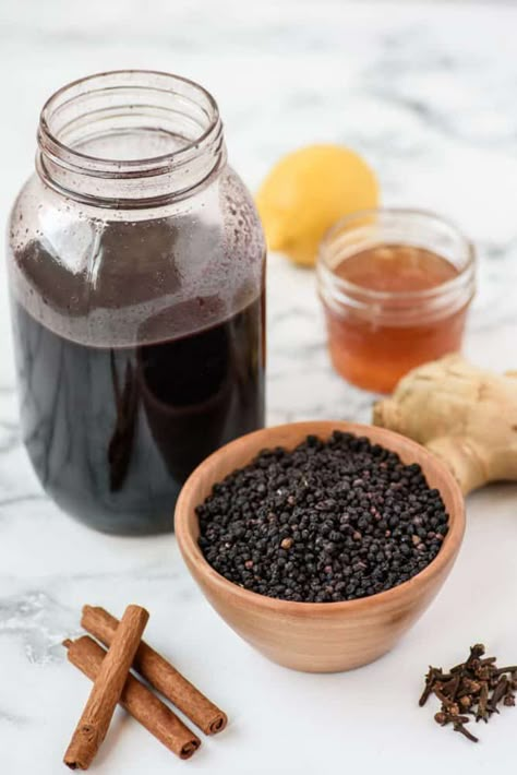 Elderberry Honey, Homemade Elderberry Syrup, Elderberry Syrup Recipe, Homemade Elderberry, Elderberry Recipes, Natural Remedies For Cough, Cold Sore Remedies, Home Remedies For Cold, Home Remedies For Cough