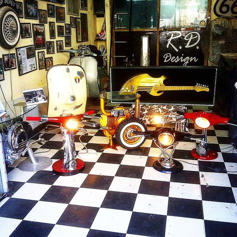 Vespa Shop, Italian Vespa, Vespa Vintage, Vintage Italian, Main Street, Cosmopolitan, Lamps, The Past, Design