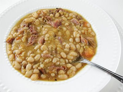 Navy Bean Soup Beans With Ham Hock, Navy Beans And Ham, Navy Bean Recipes, Beans With Ham, Senate Bean Soup, Ham Hock Recipes, Ham Hocks And Beans, Beans And Ham, Southern Style Cooking