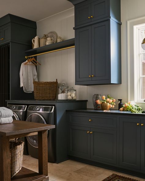 Laundry is a chore until you make it pretty...

Photo: @aliharper / Assist: @dara_dyer // Styling: @ginnybranch / Assist: @kay_martin24 Cottage Laundry, Cottage Laundry Room, Boutique Interiors, Blue Laundry Rooms, Italy House, Laundry Room Remodel, Boutique Interior, Fantasy House, Laundry Room Design