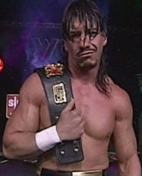 WWE Wrestlers in the 2000s Eddie Guerrero Pfp, Wwe Eddie Guerrero, Eddie Guerrero Mullet, Wwe Pfp, Wwe Aesthetic, Best Wwe Wrestlers, The Heartbreak Kid, Librarian Chic, Men Haircut Curly Hair