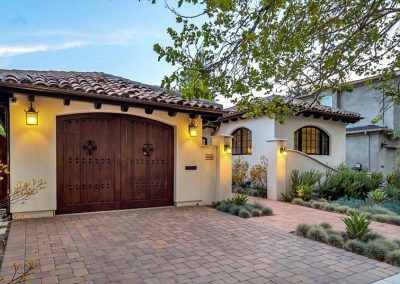 San Carlos Spanish | Studio S Squared Architecture Mexican Mansion, Spanish Ranch Style Homes, Modern Spanish Farmhouse, Spanish House Exterior, Mexican Style House, Spanish Style Exterior, Spanish Farmhouse, Spanish Homes, Guest House Plans