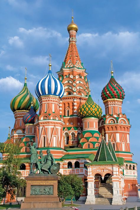 Saint Basil's Cathedral, Famous Structures, Moscow Art, St Basils Cathedral, Moscow Kremlin, St Basil's, Russian Architecture, Russia Travel, Russian Culture