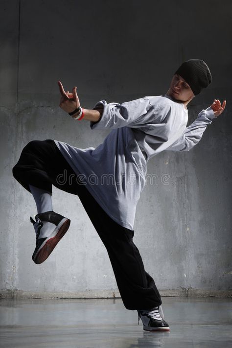 Rapper Poses Hip Hop, Pop Dance Poses, Dancer Fashion Hip Hop, Hiphop Dance Poses, Dancer Photography Hip Hop, Hiphop Dance Outfit Dancers, Hip Hop Poses, Cool Dance Poses, Hip Hop Photography