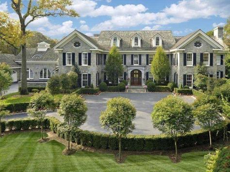 Greenwich, CN, USA - 6 bedrooms, 7 bathrooms, wine cellar, golf green - 4,815 sq.m. - $13,000,000. Stone Mansion, Dream Mansion, Large House, Fancy Houses, Mansions Luxury, Dream House Exterior, House Goals, Big Houses, Pretty House