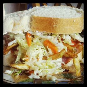 Primanti Brothers, Pittsburgh Food, Coleslaw Recipe, Football Food, Travel Channel, Soup And Sandwich, Wrap Sandwiches, Sandwich Recipes, Restaurant Recipes