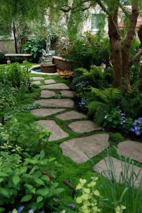 8 pasos para diseñar el jardín de mi casa | Decorar tu casa es facilisimo.com Stepping Stones Diy, Pathway Landscaping, نباتات منزلية, Landscape Stone, Garden Walkway, Cottage Gardens, Stone Path, Landscape Designs, The Secret Garden