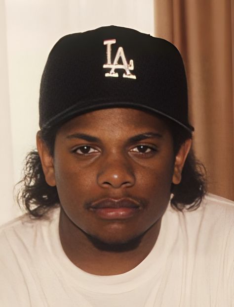 Late 1980s-Early 1990s Rapper "Eazy-E" (Eric Wright) (RIP) Eazy E Rare Pics, 90s Portraits, Eric Wright Eazy E, Old School Rappers, Eazy E Pfp, Eric Wright, 90s Celebrities, Easy E, Eazy E