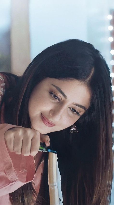 Sajal Ali Dpz, Sajal Ahad, Sajjal Ali, Sajal Aly, Indian Wedding Couple Photography, Wallpaper Instagram, Actress Hairstyles, Sajal Ali, Turkish Women Beautiful