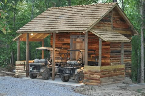 Deer Skinning Shed Ideas, Hunting Shack Ideas, Diy Hunting Cabin, Deer Camp Ideas Hunting Cabin, Game Cleaning Station, Deer Skinning Rack, Deer Camp Ideas, Hunting Camp Ideas, Hunting Cabin Ideas