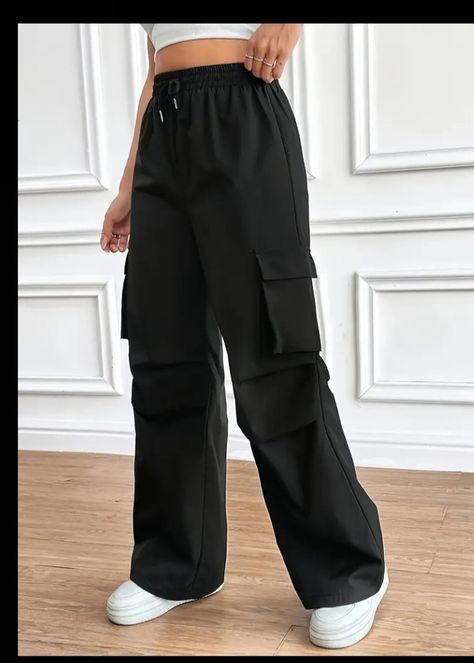 Cargo Pants Women Black, Black Cargo Pants Women, New Years Eve Looks, Stylish Outfits Casual, Casual Autumn Outfits Women, Oversized Sweatpants, Casual Cargo Pants, Straight Fit Pants, Baggy Trousers