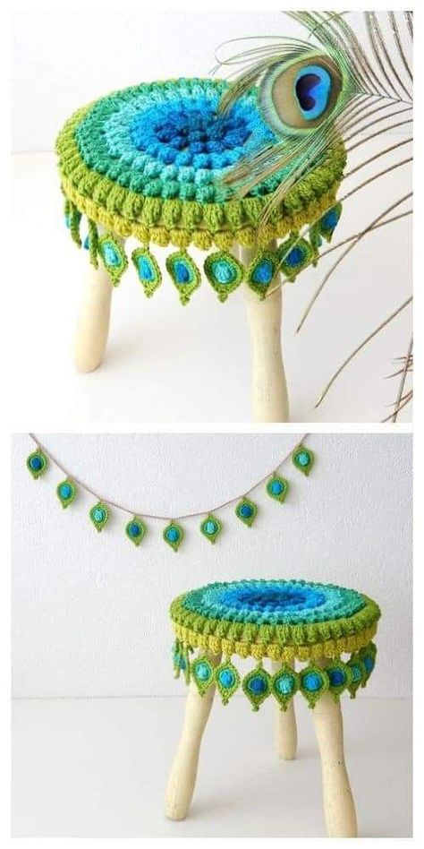 Discover the tools you need for knitting and crochet to create beautiful and practical kitchen items. Explore simple projects to add a touch. Thalposh Design Crochet, Crochet Toran Pattern, Diy Peacock Decor, Thalposh Crochet, Crochet Peacock Feather, Crochet Stool Cover, Crochet Thalposh, Peacock Feather Embroidery, Crochet Toran