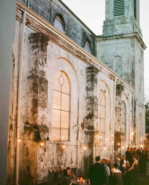 Photo: Arte De Vie Wedding Venues Louisiana, Southern Gothic Wedding, Historic House Wedding, October Elopement, Elegant Southern Wedding, Louisiana Wedding Venues, New Orleans House, Event Planning Decorations, New Orleans Museums