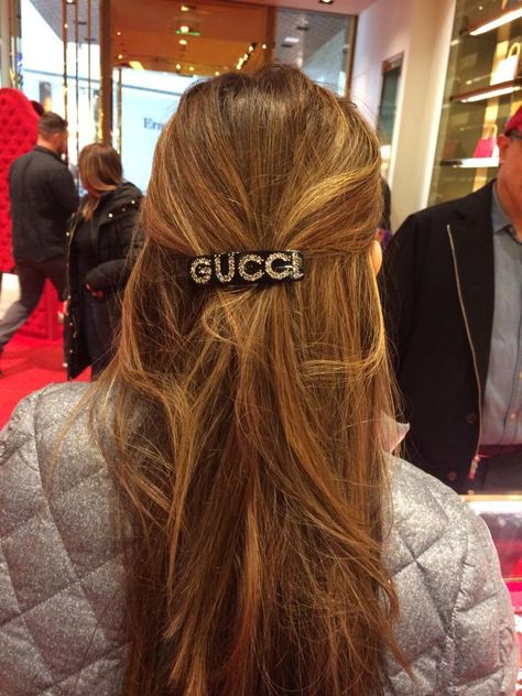 Gucci hairclip Gucci Hair Clip, Hair Clip Hairstyles, Fairy Headpiece, New Template, Haute Hair, Clip Hairstyles, Coraline, Hair Art, Messy Hairstyles