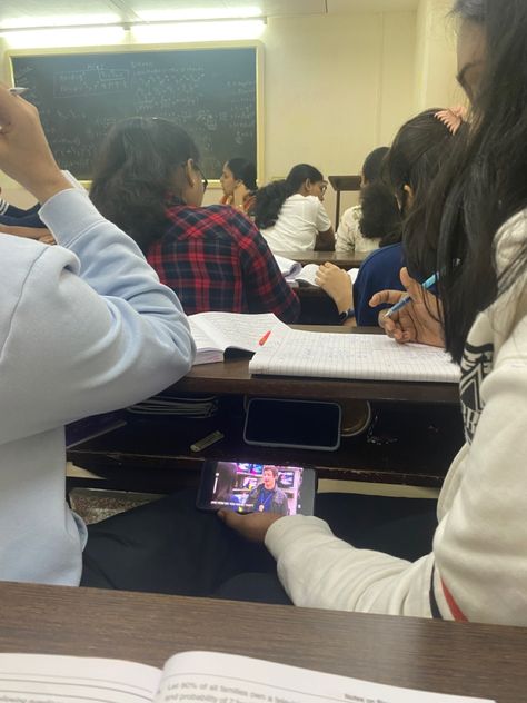 Tution Class Snapchat Story, Tution Class Snapchat, Indian Classroom Snapchat Story, Fake College Class Snaps, In Class Snapchat, Tuition Aesthetic, Fake Classroom Snaps, Aakash Institute Aesthetic, Classroom Snapchat Story