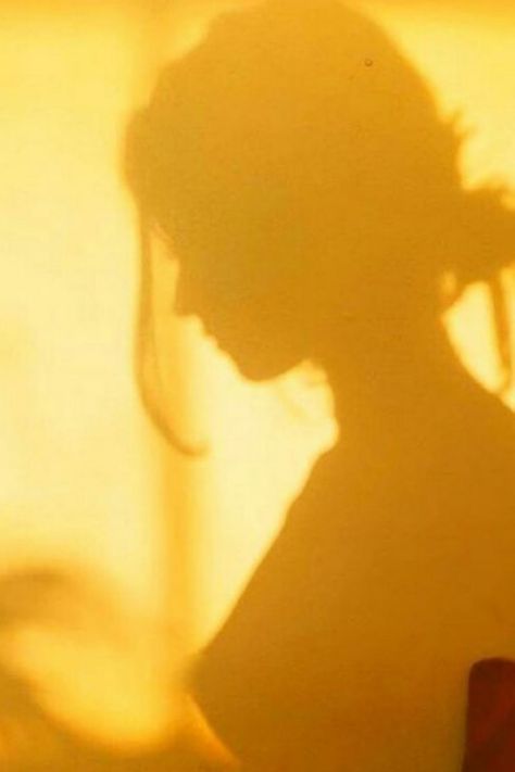 Glow Skin, Yellow Aesthetic, Jolie Photo, Photo Images, The Shadow, Mellow Yellow, Photography Inspo, Light And Shadow, Photo Inspiration