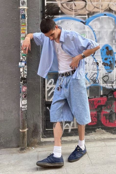 Styling Jorts Men, Cropped Outfit Men, Cropped Shirts Men, Short Sleeve Cotton Cropped Shirt For Streetwear, Baggy Jorts Outfit Idea Men, Men’s Cropped Shirt Outfits, Cropped Button Up Shirt Outfit Men, Men Cropped Shirt, Cropped Shirt Outfit Men