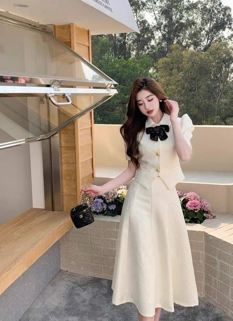 Black And White Outfits Classy, Sunday Dress Outfit Classy, Sunday Best Attire, Korean Fashion Dress Elegant, Sunday Dress Outfit, Neat Casual Outfits, Chic Dress Classy, Stylish Short Dresses