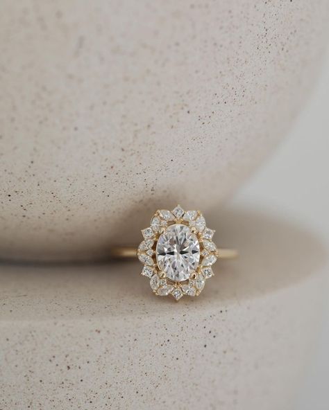 Image @oliveavejewelry Art Decor Rings Engagement, Engagement Rings Olive Ave, Antique Vintage Engagement Rings, Oval Cut Halo Engagement Ring, Olive Ave Engagement Rings, 1920 Rings, Edwardian Engagement Ring Gold, Vintage Halo Engagement Rings, Vintage Wedding Rings Antique