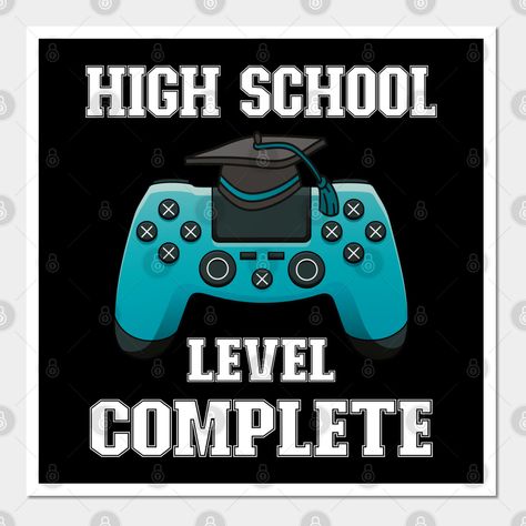 High School Graduation Poster Ideas, Gamer Senior Pictures Photo Ideas, Gaming Graduation Cap, Gamer Senior Pictures, Graduation Cap Designs Video Games, Gamer Graduation Party Ideas, High School Graduation Cap Designs For Guys, Video Game Grad Cap, Gamer Graduation Cap