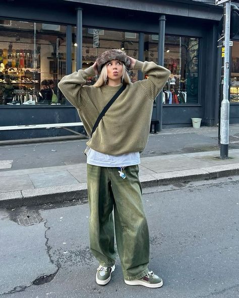 How about her color? 🫛 Outfit info 👇🏻 • • • 📸 @daisybirchalll 🇬🇧 👔Top : runge 👖Bottom : the ragged priest 👞Shoes : clints 👜Bag : carhartt • • • • • • fur bucket hat, light khaki knit, baggy khaki jeans, cross bag, khaki sneakers, women’s outfit, united kingdom Carhartt Double Knee Pants Outfit, Khaki Sneakers, Activewear Photoshoot, Outfit Info, Fur Bucket, Fur Bucket Hat, Khaki Jeans, The Ragged Priest, Ragged Priest