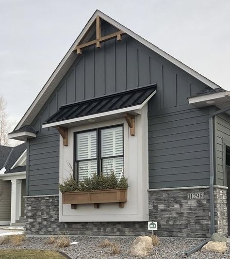 Grey Board And Batten Exterior Black Windows, Charcoal Siding White Windows, Light Gray Farmhouse Exterior Black Windows, Dark Grey Brick House Exterior, Dark Gray Vinyl Siding Exterior, Black Siding Exterior With Brick, Dark Trim Exterior House, Dark Grey Vinyl Siding, Colors With Red Brick