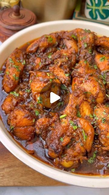 Chicken Bhuna, Chicken Curry Recipe Easy, Curry Recipes Easy, Chicken Curry Recipe, Healthy Protein Snacks, Chicken Masala, Chicken Gravy, Masala Recipe, Curry Chicken Recipes