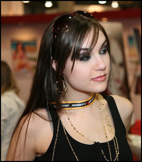 sasha grey Sasha Gray 2000s, Sharon White, Hottie Women, G Friend, Ginger Hair, Best Makeup Products, Comedians, Kitty, Actresses