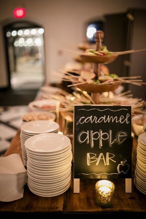 Let me count the ways I can dip an apple... Love this caramel bar at Willowdale Estate. Caramel Apple Bar, Apple Bar, Autumn Wedding Food, Caramel Apple Bars, Apple Bars, Autumn Wedding Reception, Halloween Themed Wedding, Wedding Reception Ideas, Dessert Station