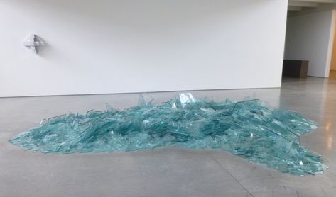 Map of Broken Glass (Atlantis) by Robert Smithoson >> "failed" install.. originally was supposed to be installed in British Columbia Dia Beacon, Robert Smithson, Broken Mirror, Broken Glass, Art Installation, Glass Boxes, Sculpture Installation, Land Art, Favorite Child