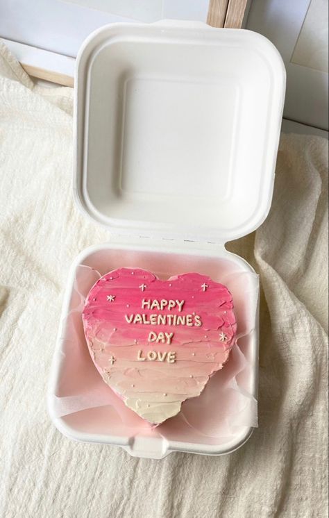 Bento Cake Design For Valentines Day, Cake Designs For Valentines Day, Bento Cake For Valentines Day, Bento Cake Valentines, Birthday Cupcakes Ideas For Boyfriend, Valentine Bento Cake Designs, Heart Bento Cake, Heart Lunchbox Cake, Valentines Day Bento Cake