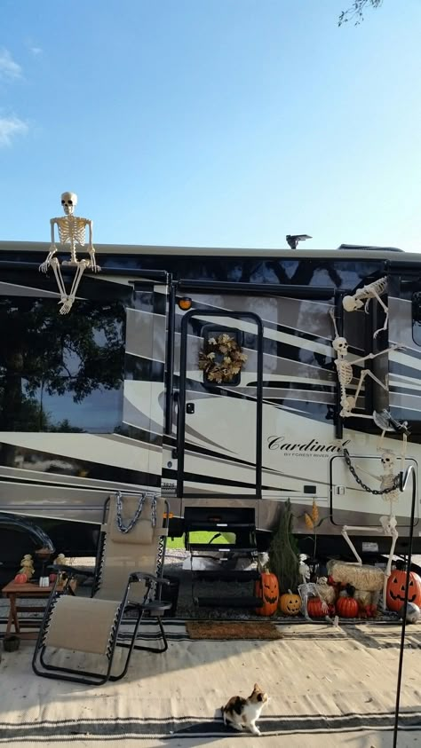 Motorhome Halloween Decorations, Halloween Decorations Outdoor Camper, Outdoor Fall Camper Decor, Disney Camping Decorations, Rv Site Halloween Decorating Ideas, Fall Decor Rv, Rv Halloween Decor, Halloween Camper Decor, Halloween Decorations Camper