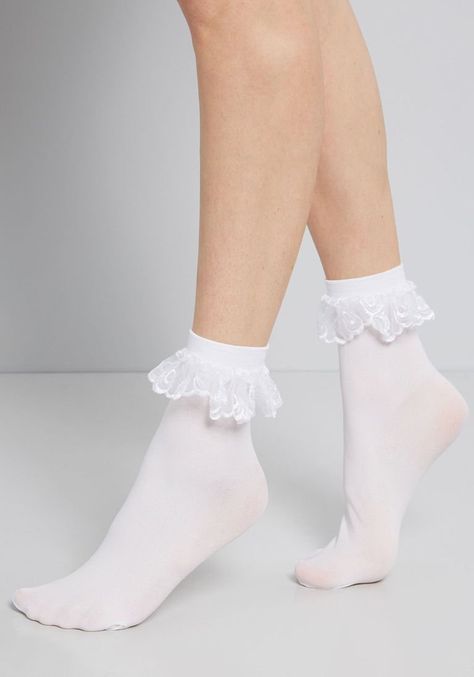 What Did Women Wear in the 1950s? 1950s Fashion Guide Just You and Eyelet Socks in White - Size OS $5.00 AT vintagedancer.com Bobby Socks, Frilly Socks, Sheer Socks, Stylish Socks, Lace Socks, Socks And Heels, Anne With An E, Dr Closet, White Socks