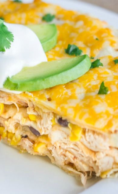 Southwestern Chicken Taco Pie So simple to put together and a fun twist on your typical taco Chicken Taco Pie With Tortillas, Chicken Taco Pie, Southwestern Chicken, Taco Pie, Mild Salsa, Chicken Taco, Chicken Tortilla, Chicken Main Dishes, Corn Tortillas