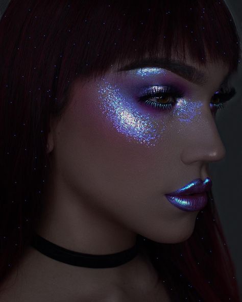 7,437 Likes, 91 Comments - • L U N A • (@lunafortun) on Instagram: “Like a million stars in the night sky - #glitterinjections tropical smoothie highlighter -…” Unicorn Makeup Ideas, Alien Halloween Makeup, Alien Make-up, Unicorn Makeup Halloween, Wallpaper Unicorn, Fantasy Make-up, Alien Makeup, The Mask Costume, Alien Halloween