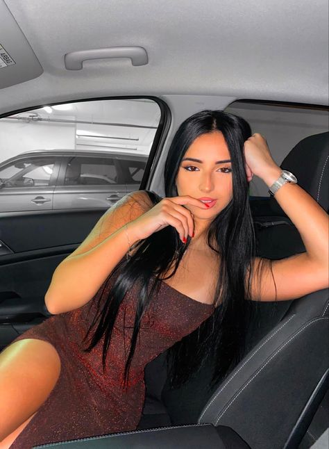 Pic in the car Pics Inside Car, Baddie Car Pictures, Pose In Car Picture Ideas, Instagram Baddies Pictures, Insta Photo Ideas Baddie, Insta Photo Ideas Car, Car Pictures Instagram Baddie, Inside Car Photoshoot Instagram, Photos In Car Ideas