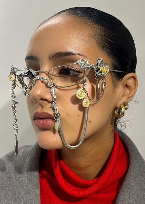 gastt Fashion on X: "Liquid Smooth Metal Work Glasses by @mourninghair . https://t.co/D5eXbTvNtS" / X Liquid Smooth, Dope Jewelry, Jewelry Lookbook, Fall Jewelry, Metal Work, Fantasy Jewelry, Jewelry Inspo, Glasses Accessories, Flea Market